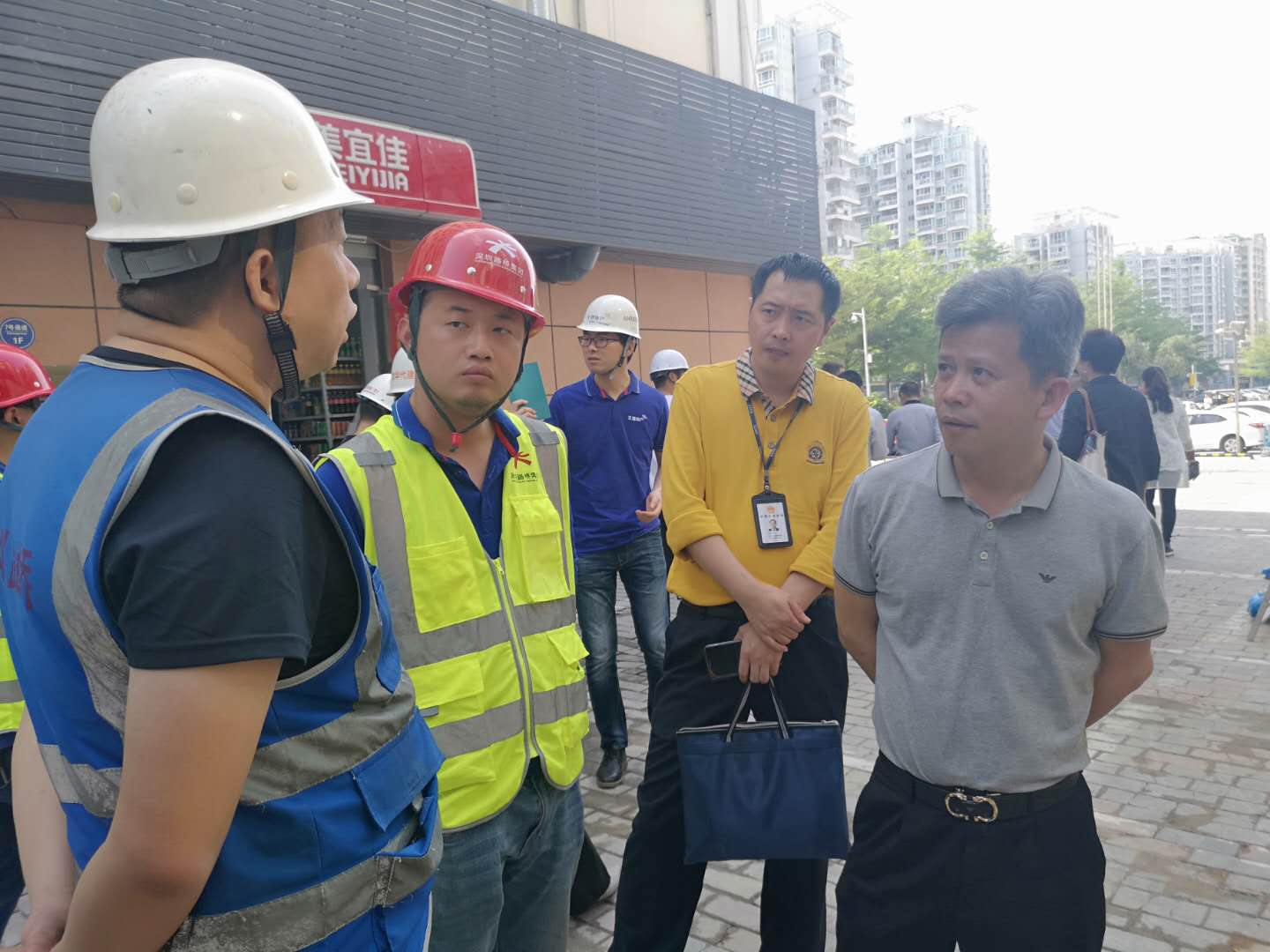 梁毅处长赴龙华区开展在建水务工程安全生产检查