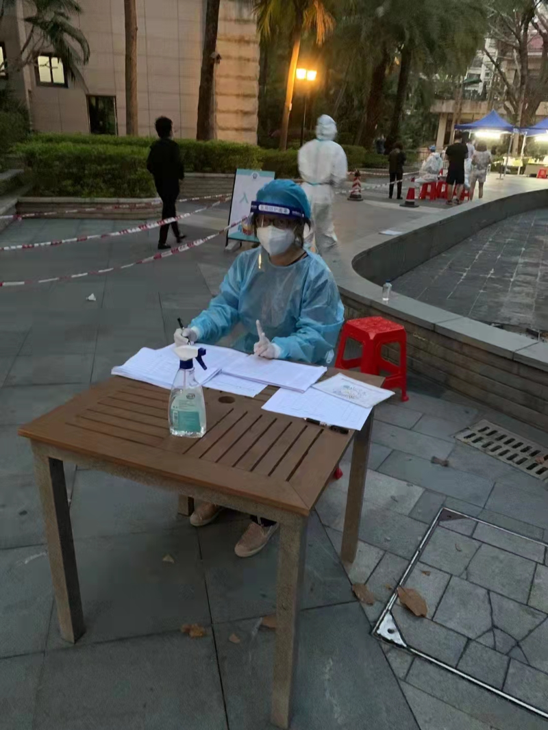 安监执法处志愿者协助做信息登记.jpg